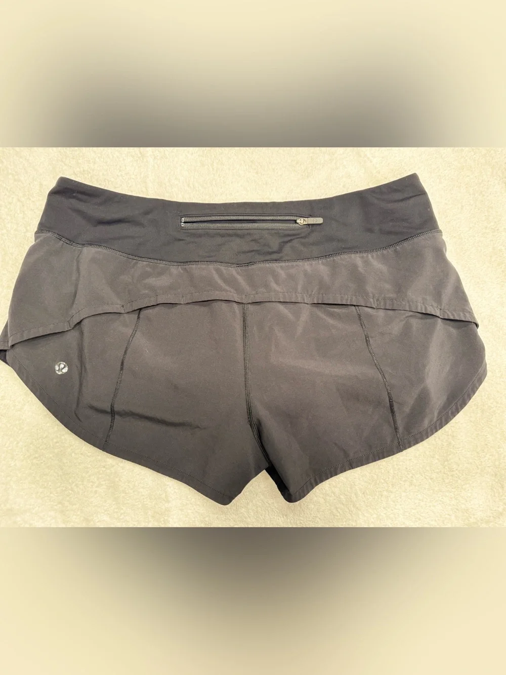 lululemon athletica Black 2.5” Shorts ~ Size 8 - Picture 2 of 7